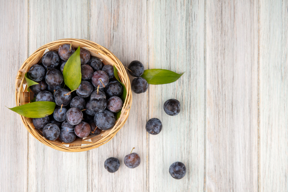 As histórias e as lendas por trás das frutas brasileiras, como o açaí, o cupuaçu e o caju